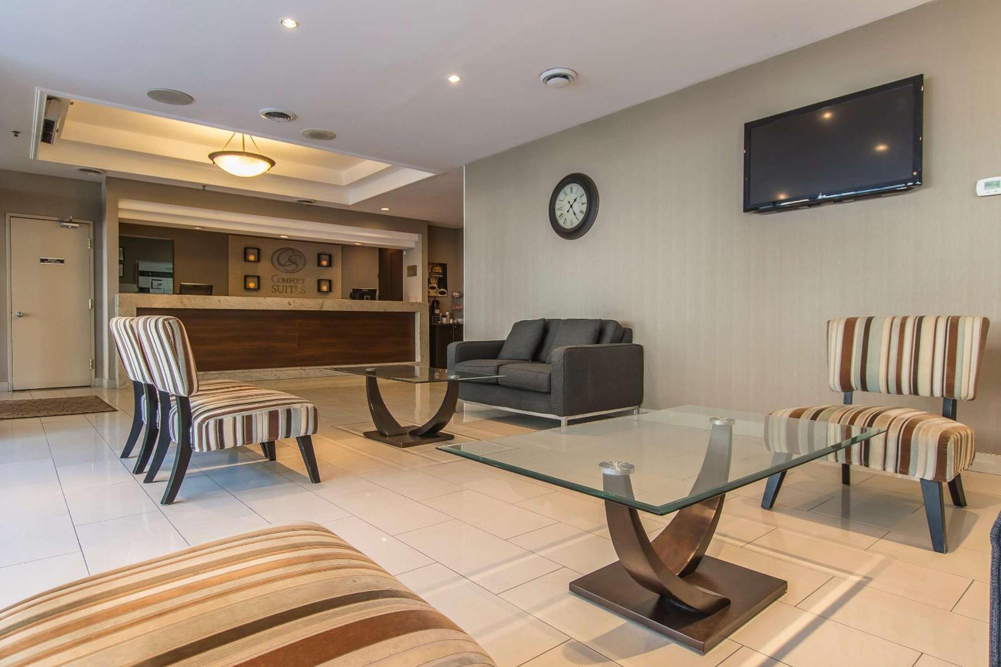 Comfort Suites Downtown Montreal Bagian luar foto