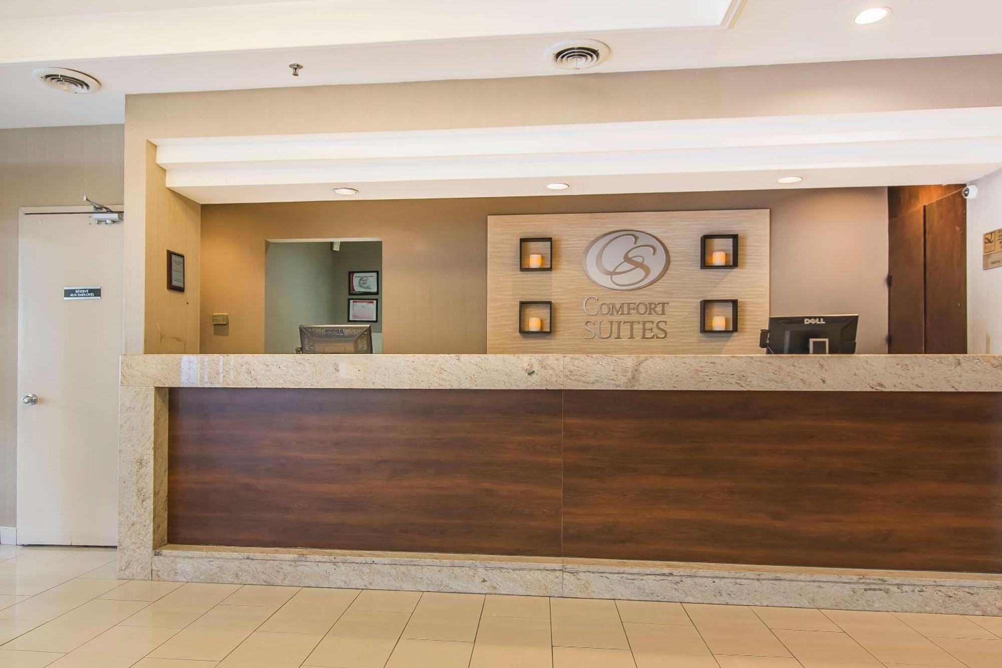 Comfort Suites Downtown Montreal Bagian luar foto