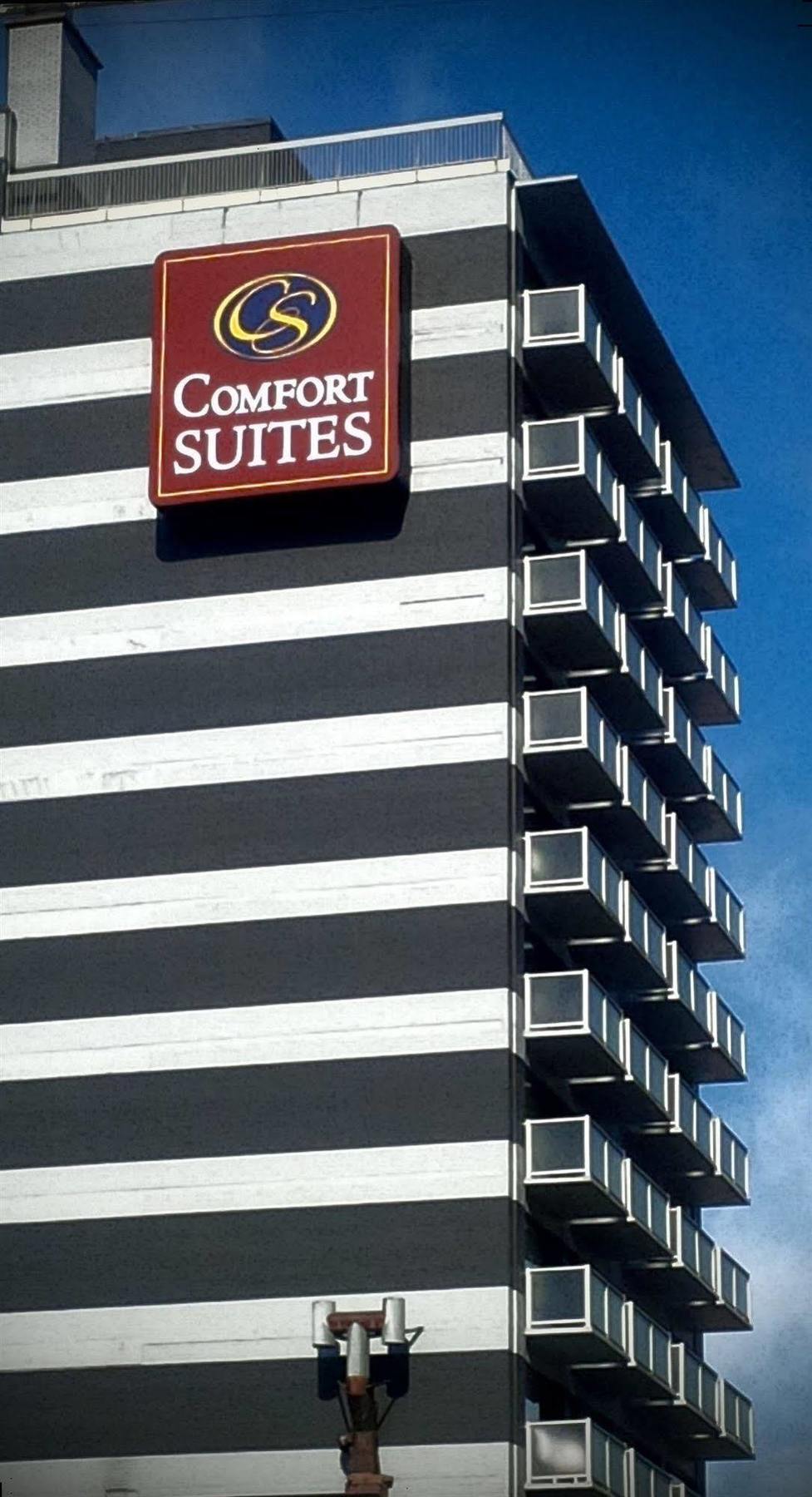 Comfort Suites Downtown Montreal Bagian luar foto